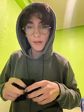 stormmart18 online show from February 2025 07:41:02 PM