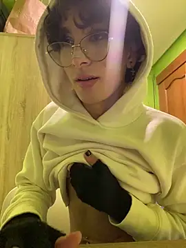 stormmart18 online show from February 2025 10:22:02 PM