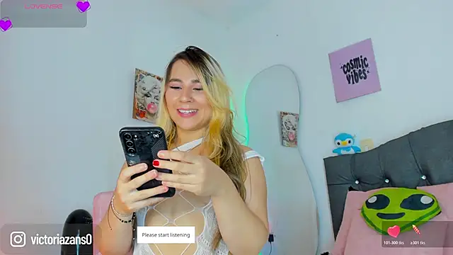 Vickyallien online show from April 2026 04:14:02 PM