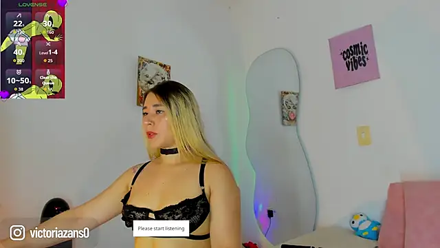 Snapshot of Vickyallien chatting on April 2026 04:13:01 PM Vickyallien online show from April 2026 04:13:01 PM