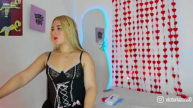 Snapshot of Vickyallien chatting on September 2025 04:02:02 PM Vickyallien online show from September 2025 04:02:02 PM