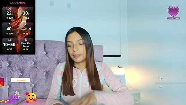 Skye Moore online show from October 2025 12:04:02 PM