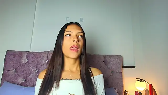 Skye Moore online show from November 2025 09:18:01 PM