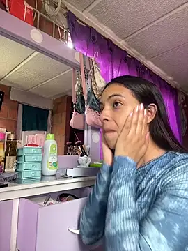 Skye Moore online show from April 2026 05:48:01 PM