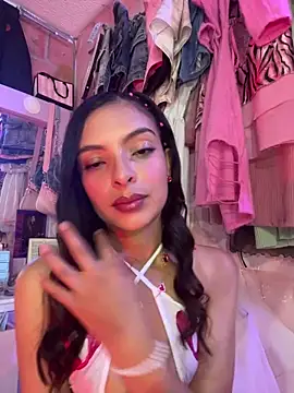Snapshot of Skye_Moore chatting on May 2026 02:15:01 AM Skye Moore online show from May 2026 02:15:01 AM