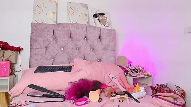 Skye Moore online show from March 2026 06:48:01 PM