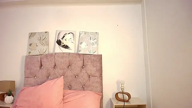 Skye Moore online show from March 2026 07:08:02 PM