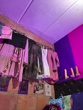 Skye Moore online show from April 2026 02:47:02 AM