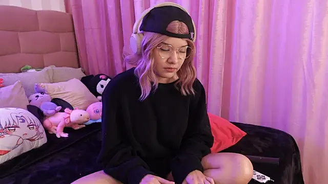 Snapshot of NataliaNovak chatting on October 2025 08:21:01 PM NataliaNovak online show from October 2025 08:21:01 PM