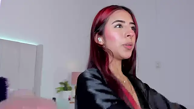 Mirandaa Rogers online show from December 2025 08:04:02 PM