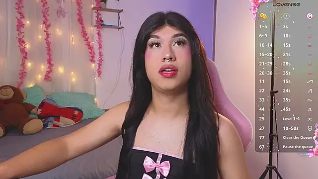 Sweettifani online show from October 2025 05:56:02 PM