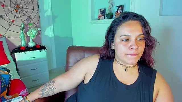 KourtneyEvans online show from October 2025 07:37:01 PM