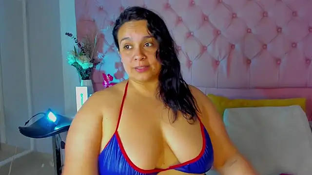 KourtneyEvans online show from November 2025 04:12:01 PM