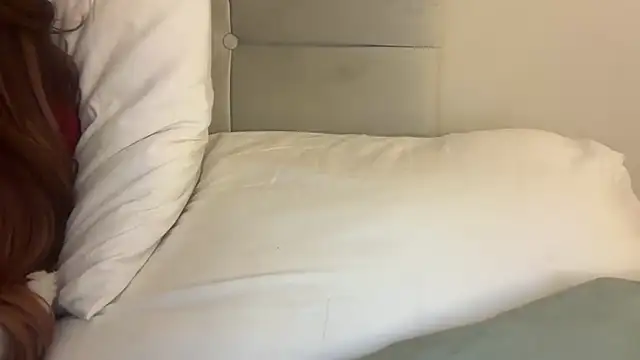 Snapshot of skyejde chatting on November 2025 10:57:01 PM skyejde online show from November 2025 10:57:01 PM