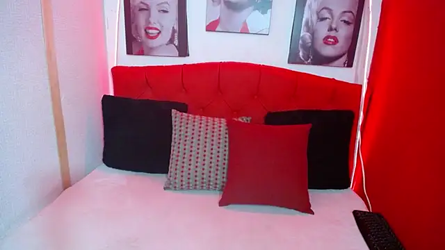 Snapshot of Tiana_Ebony18 chatting on September 2025 12:08:02 PM Tiana Ebony18 online show from September 2025 12:08:02 PM