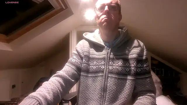 AdmiredThirty online show from April 2026 09:00:02 PM