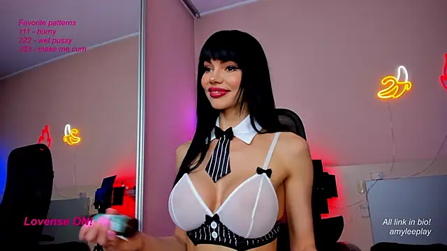 AmyLeeplay online show from March 2025 05:02:01 PM