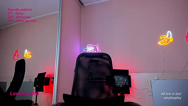 AmyLeeplay online show from February 2025 07:32:01 PM