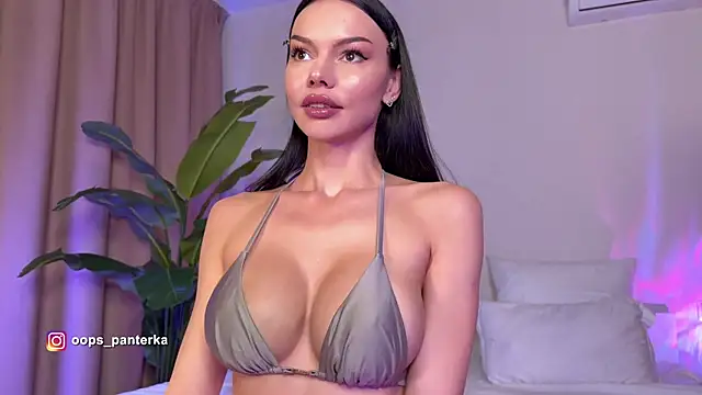 AmyLeeplay online show from June 2026 03:33:01 PM