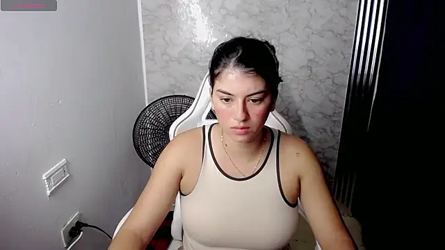 hello kityy25 online show from January 2026 11:33:01 PM