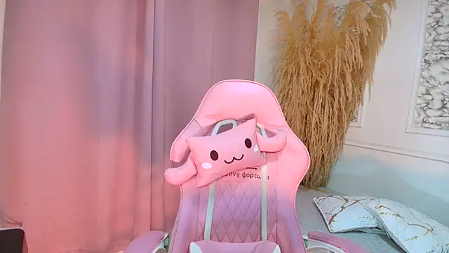 Danella houston online show from March 2026 06:48:01 PM