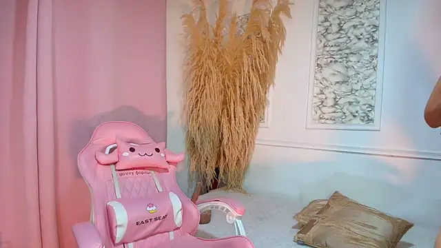 Snapshot of Danella_houston chatting on February 2026 11:48:01 PM Danella houston online show from February 2026 11:48:01 PM