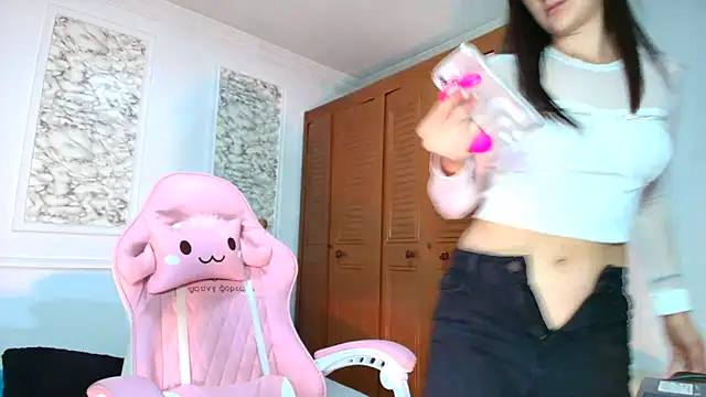Danella houston online show from October 2025 06:19:02 PM