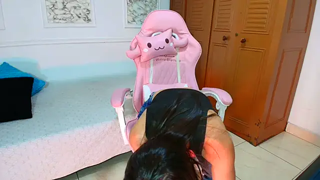 Snapshot of Danella_houston chatting on February 2026 08:39:01 PM Danella houston online show from February 2026 08:39:01 PM