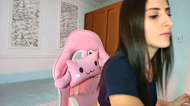 Snapshot of Danella_houston chatting on February 2026 05:21:01 PM Danella houston online show from February 2026 05:21:01 PM