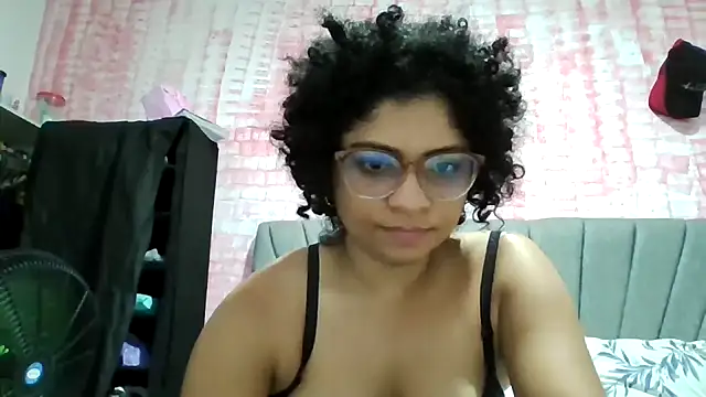 Snapshot of Tana_latin chatting on October 2025 12:45:01 AM Tana latin online show from October 2025 12:45:01 AM