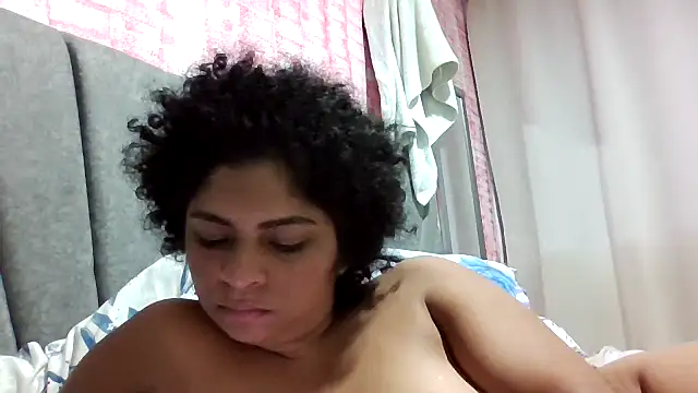Snapshot of Tana_latin chatting on October 2025 03:33:02 AM Tana latin online show from October 2025 03:33:02 AM