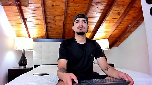 Sebastian Berne online show from November 2025 07:18:02 PM