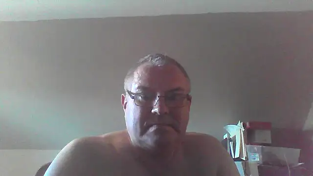 mkestr69 online show from October 2025 09:49:02 PM