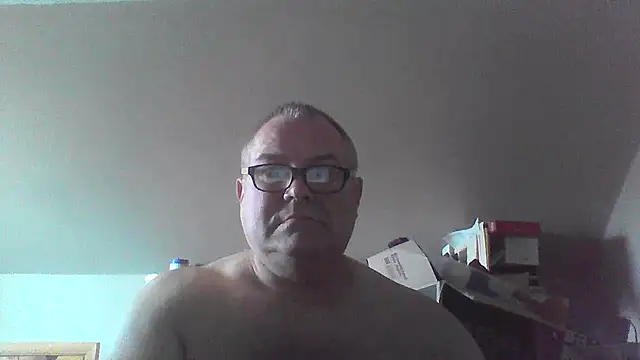 mkestr69 online show from April 2026 08:04:02 PM