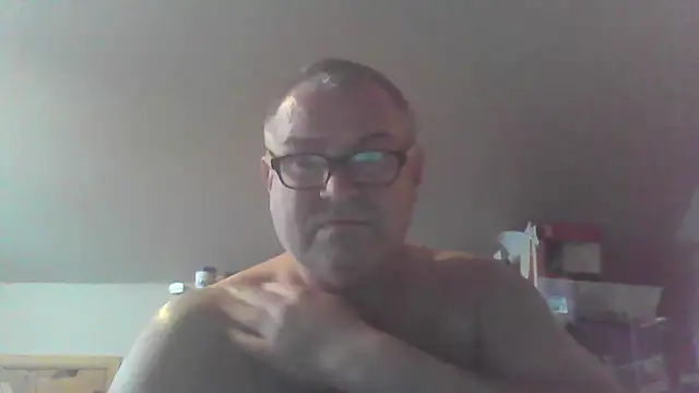 mkestr69 online show from December 2025 09:26:02 PM