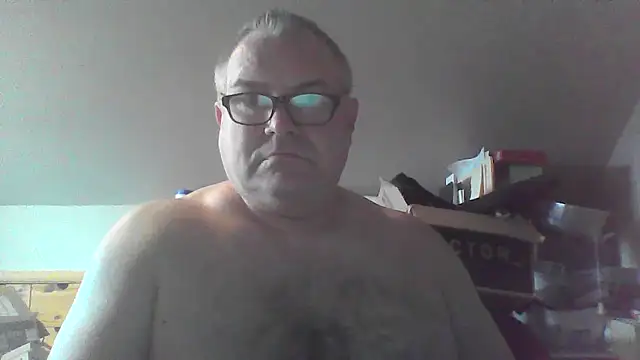 mkestr69 online show from February 2026 09:50:01 PM