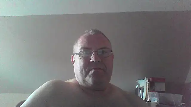 mkestr69 online show from October 2025 04:29:01 PM