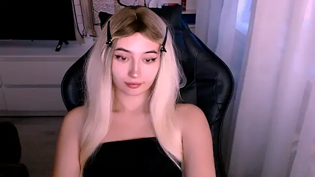 beauty blonde online show from October 2025 01:03:02 AM