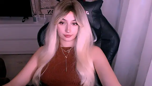 beauty blonde online show from October 2025 01:05:02 AM