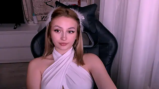 beauty blonde online show from November 2025 01:10:02 AM