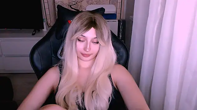 beauty blonde online show from December 2025 12:17:02 PM