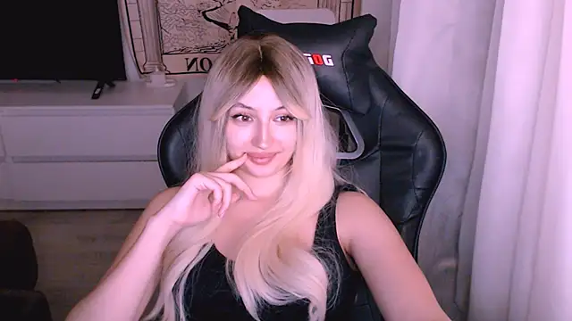 beauty blonde online show from December 2025 12:59:02 PM