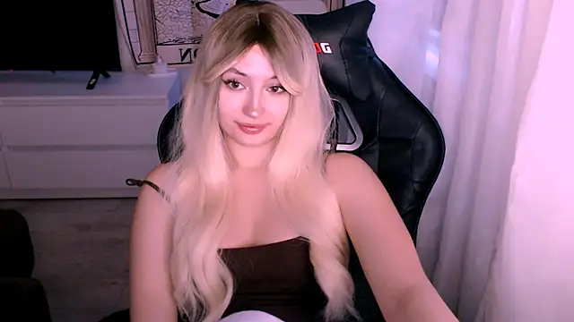 beauty blonde online show from December 2025 03:16:01 AM