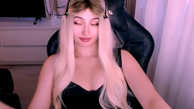 beauty blonde online show from October 2025 12:56:02 AM