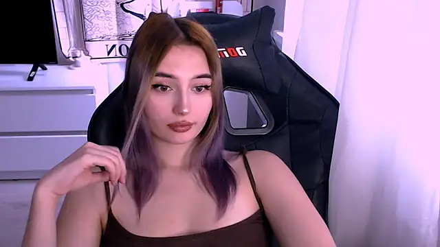 beauty blonde online show from October 2025 05:53:02 AM