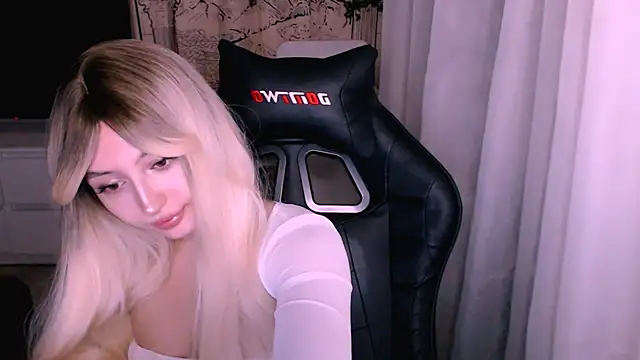 beauty blonde online show from December 2025 12:55:01 AM