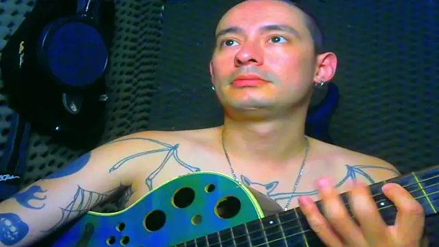 Snapshot of vampireathome chatting on March 2025 06:34:01 PM vampireathome online show from March 2025 06:34:01 PM