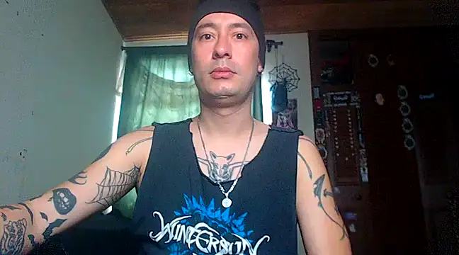 Snapshot of vampireathome chatting on February 2025 06:37:02 PM vampireathome online show from February 2025 06:37:02 PM