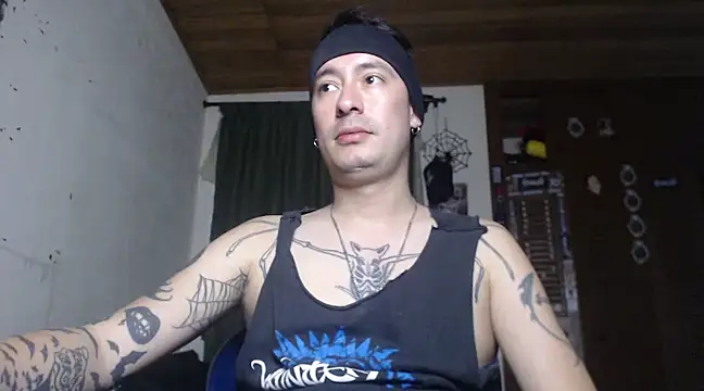 Snapshot of vampireathome chatting on February 2025 05:41:02 AM vampireathome online show from February 2025 05:41:02 AM