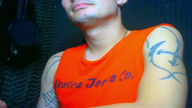 Snapshot of vampireathome chatting on March 2025 06:28:02 AM vampireathome online show from March 2025 06:28:02 AM